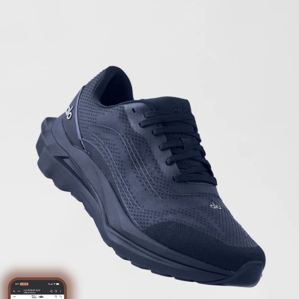 ALO Yoga Runner Athletic Shoes - Limited Edition 💙 Navy M6.5/8W Sold Out!